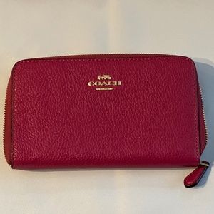 Coach Medium Zip Leather Wallet
